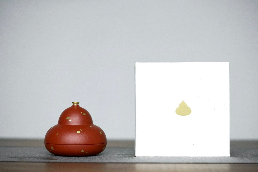 Zisha Zhuni Designed Teacup With 24k gold spots